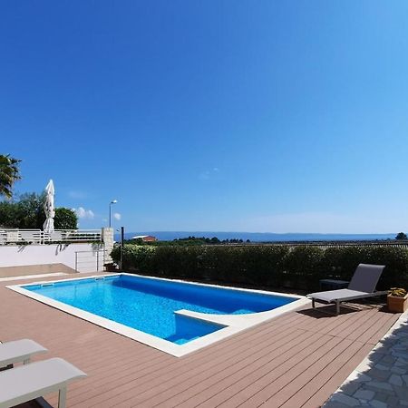 Sea View- Spacious Apartment With Shared Pool 스플리트 외부 사진