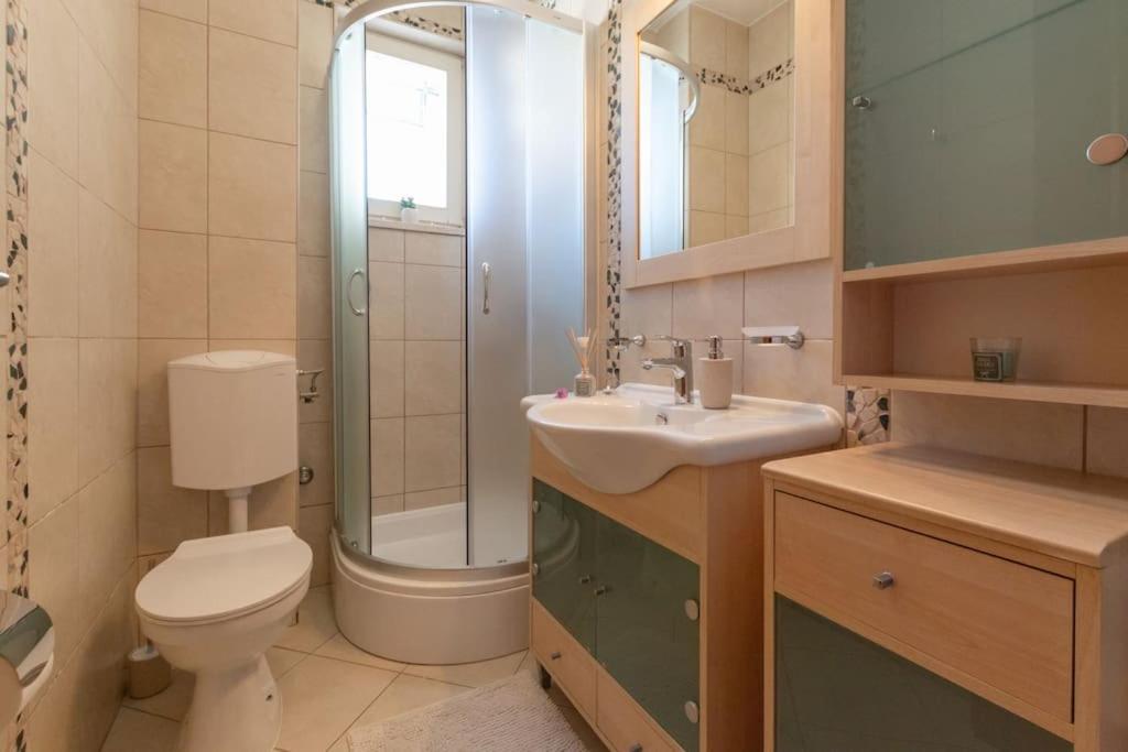 Sea View- Spacious Apartment With Shared Pool 스플리트 외부 사진
