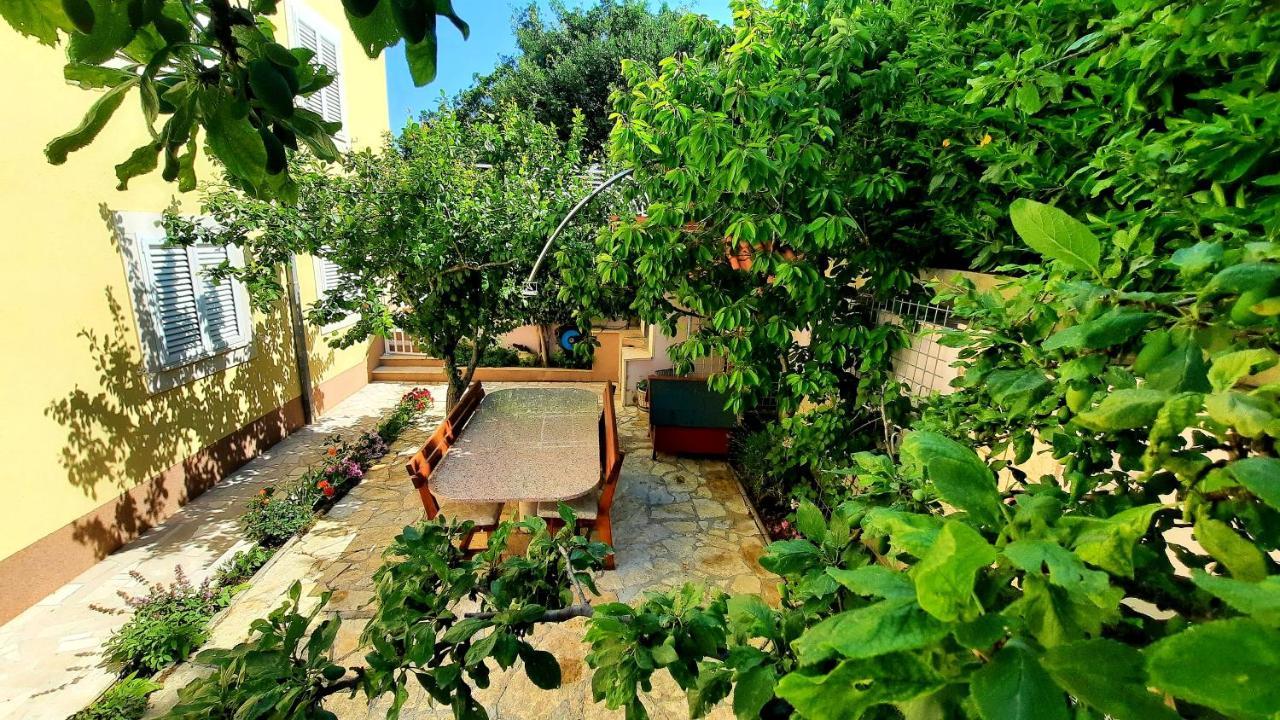 Sea View- Spacious Apartment With Shared Pool 스플리트 외부 사진
