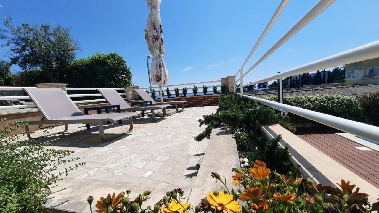 Sea View- Spacious Apartment With Shared Pool 스플리트 외부 사진