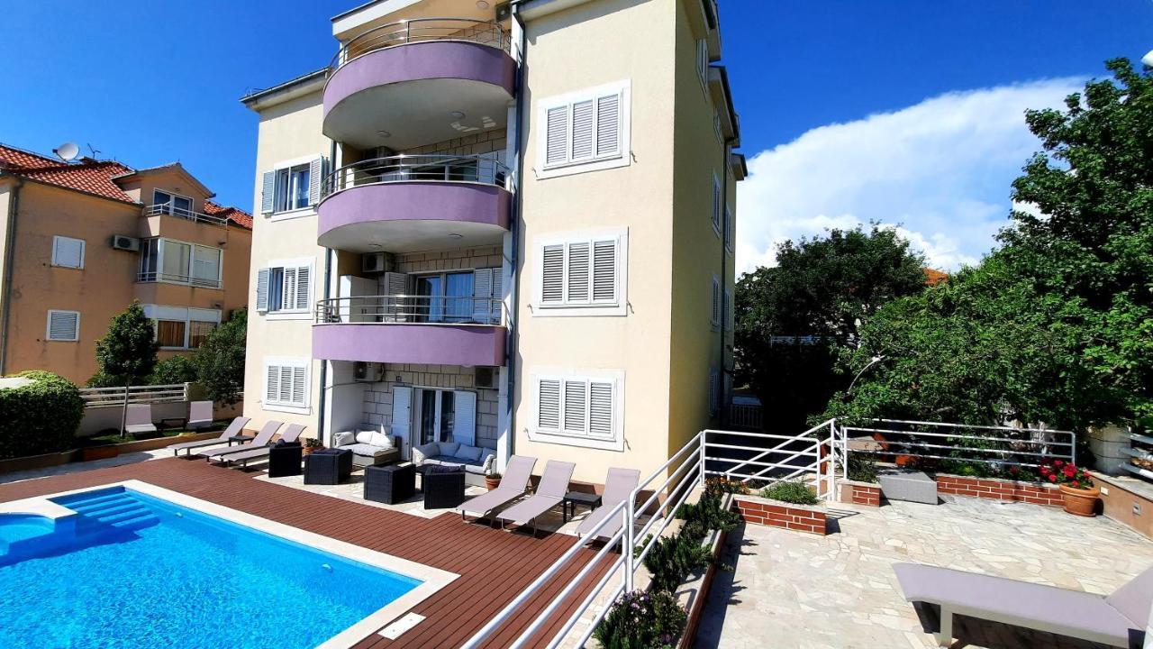 Sea View- Spacious Apartment With Shared Pool 스플리트 객실 사진